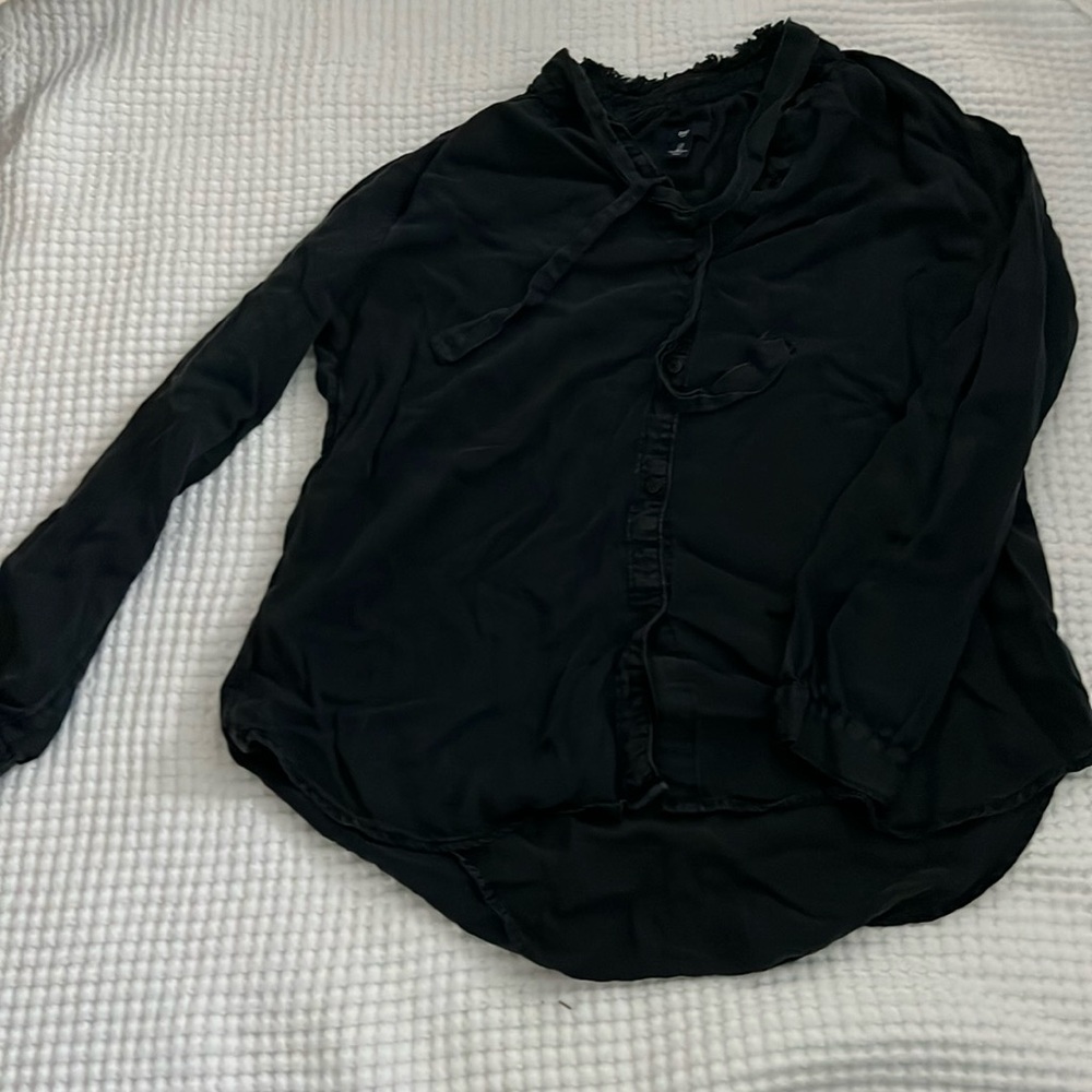 Women’s L Gap Fun Button Down